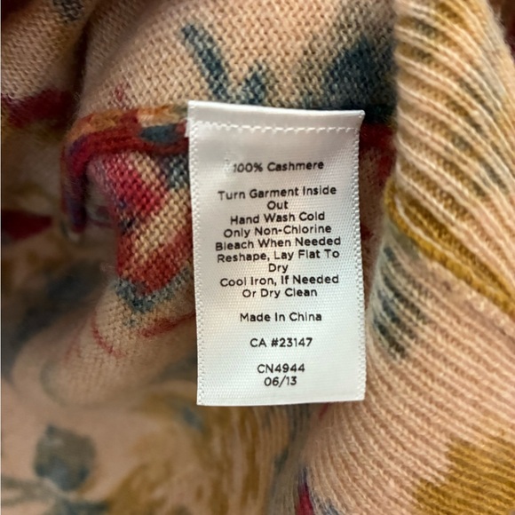 Talbots Pure Cashmere Roses Cardigan LP - Picture 4 of 4